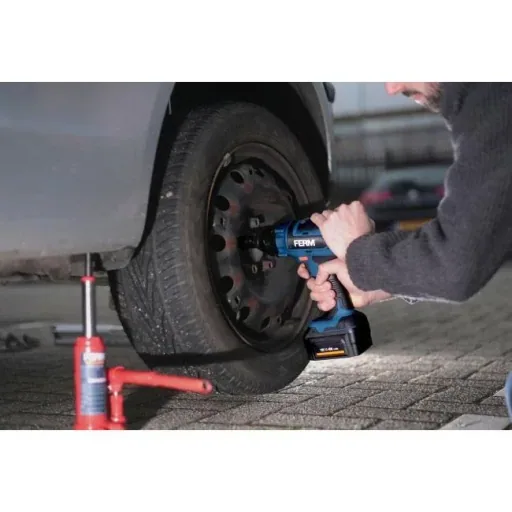 CDM1127 Li-Ion Cordless Impact Wrench - 380Nm - 18V/4.0Ah - Incl. 2 sockets, charger in a storage case
