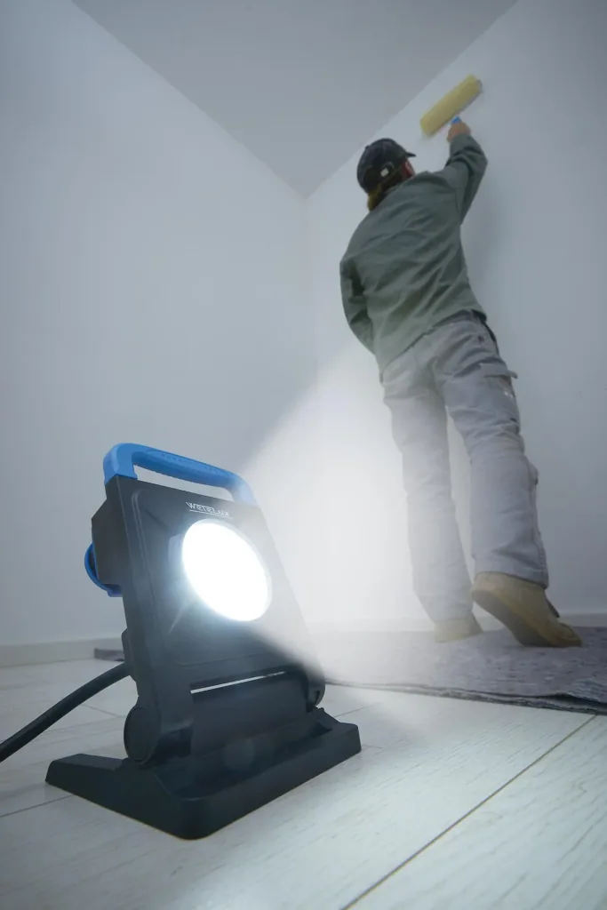 24 W LED work light with 2 sockets