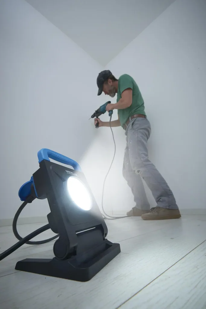 24 W LED work light with 2 sockets