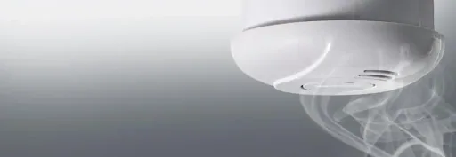 10-year smoke alarm with VDS approval and magnetic mounting in a value set
