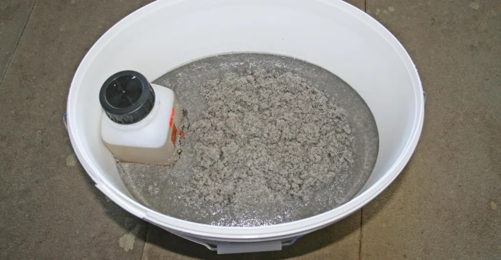 Two-component epoxy renovation mortar