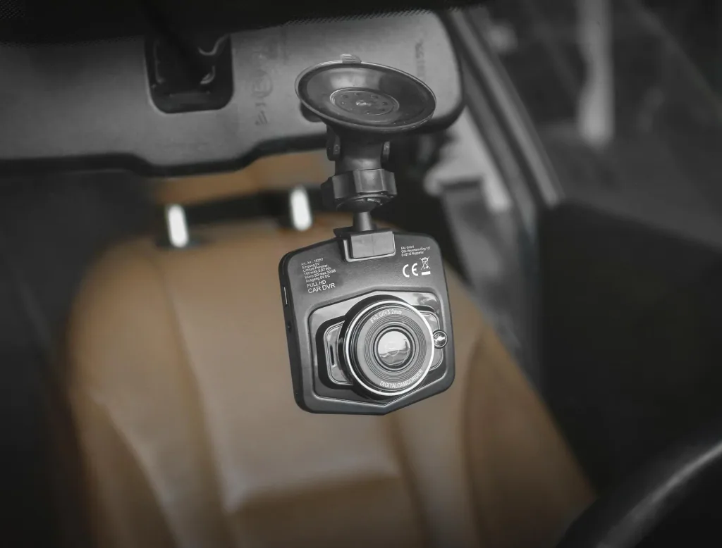 Car dashboard camera + 32 GB Micro SD card
