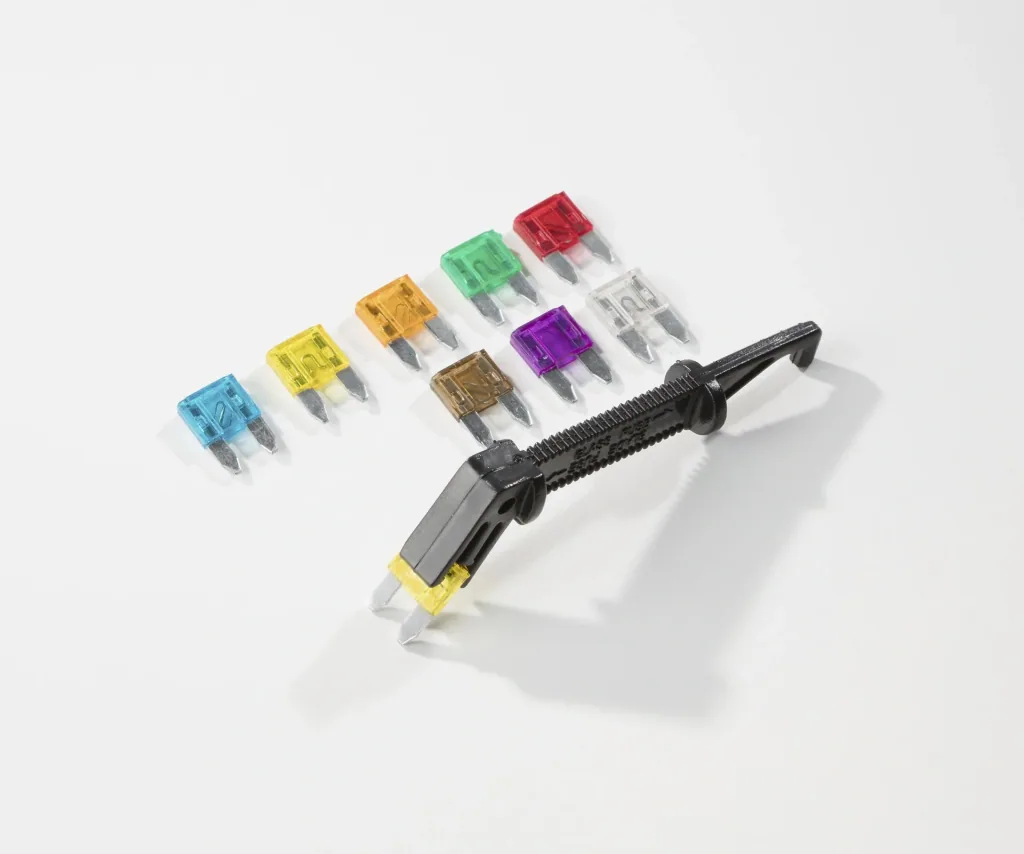 Mini blade fuses in a set