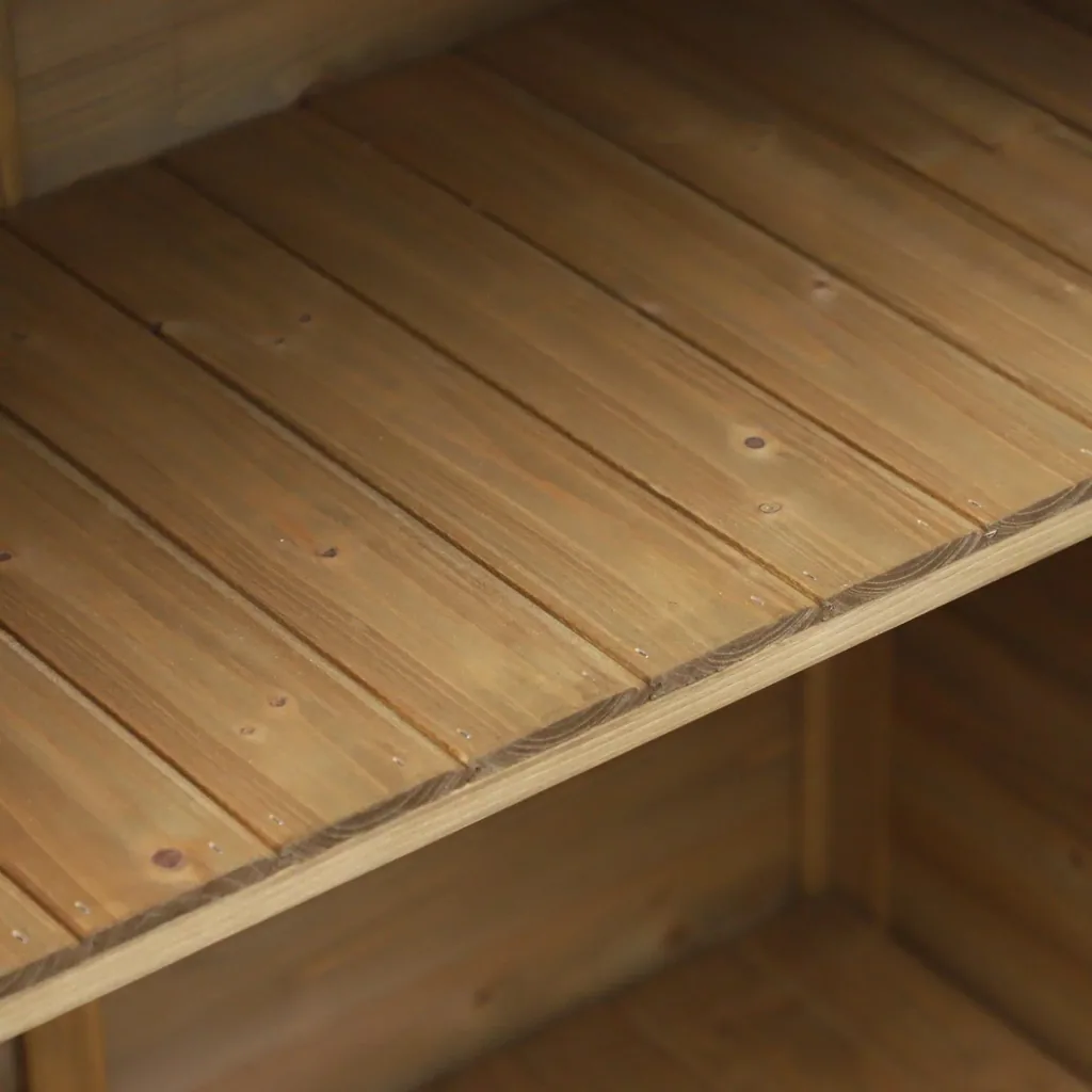 Equipment cabinet with louvre doors