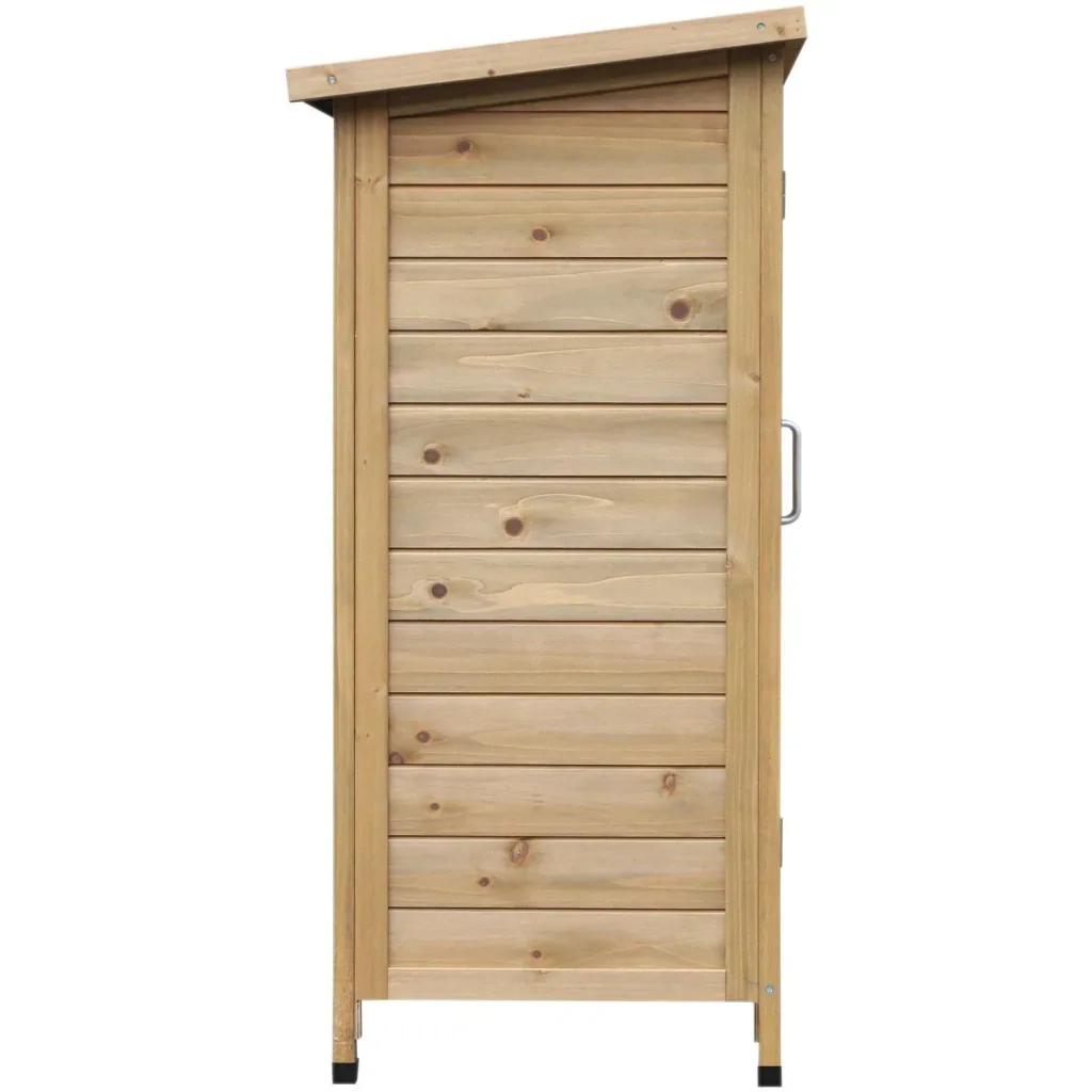 Equipment cabinet with louvre doors