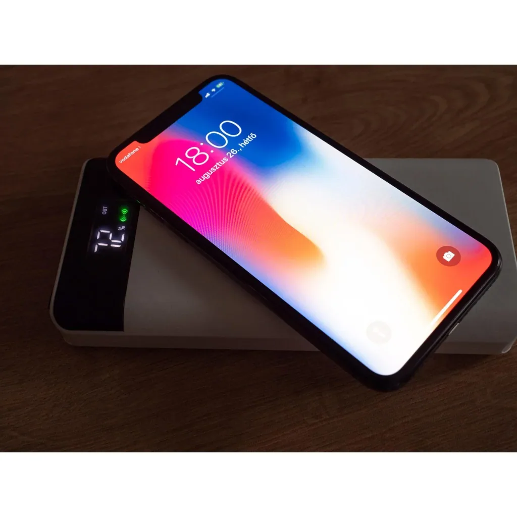 VT-3508 Power Bank with QI Wireless Charging Function - 20,000 mAh - Includes Micro USB Cable - White