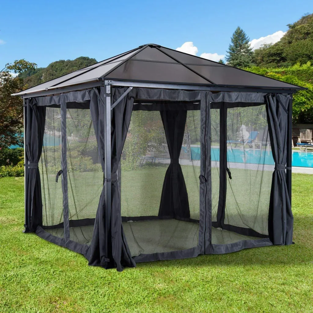 Garden pavilion with side panels