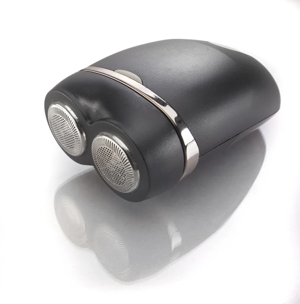 Razor with LED lighting