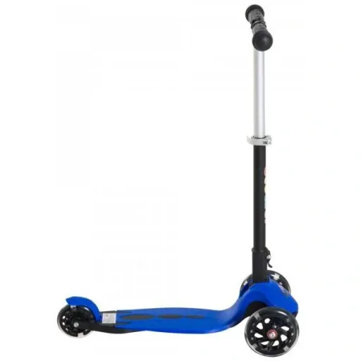 Children's scooter with 3 wheels