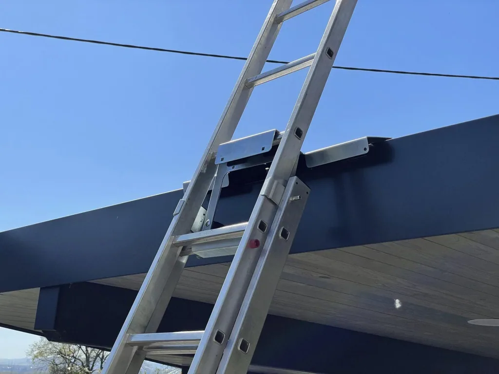 Ladder head safety device
