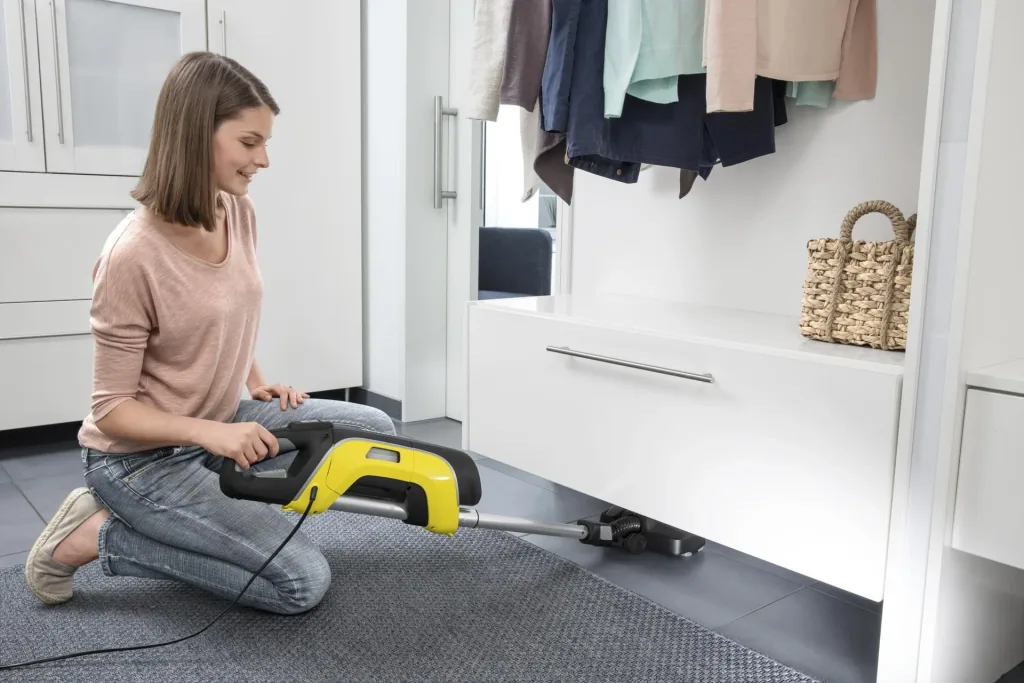 Compact vacuum cleaner “VC5”, black/yellow, 500 watts