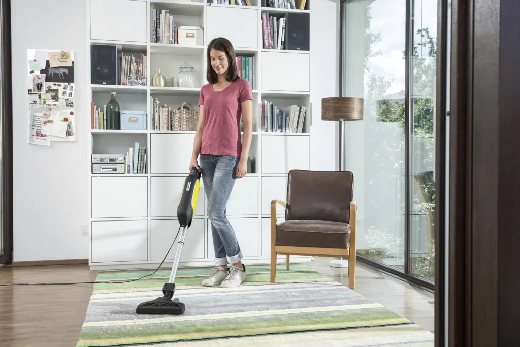 Compact vacuum cleaner “VC5”, black/yellow, 500 watts