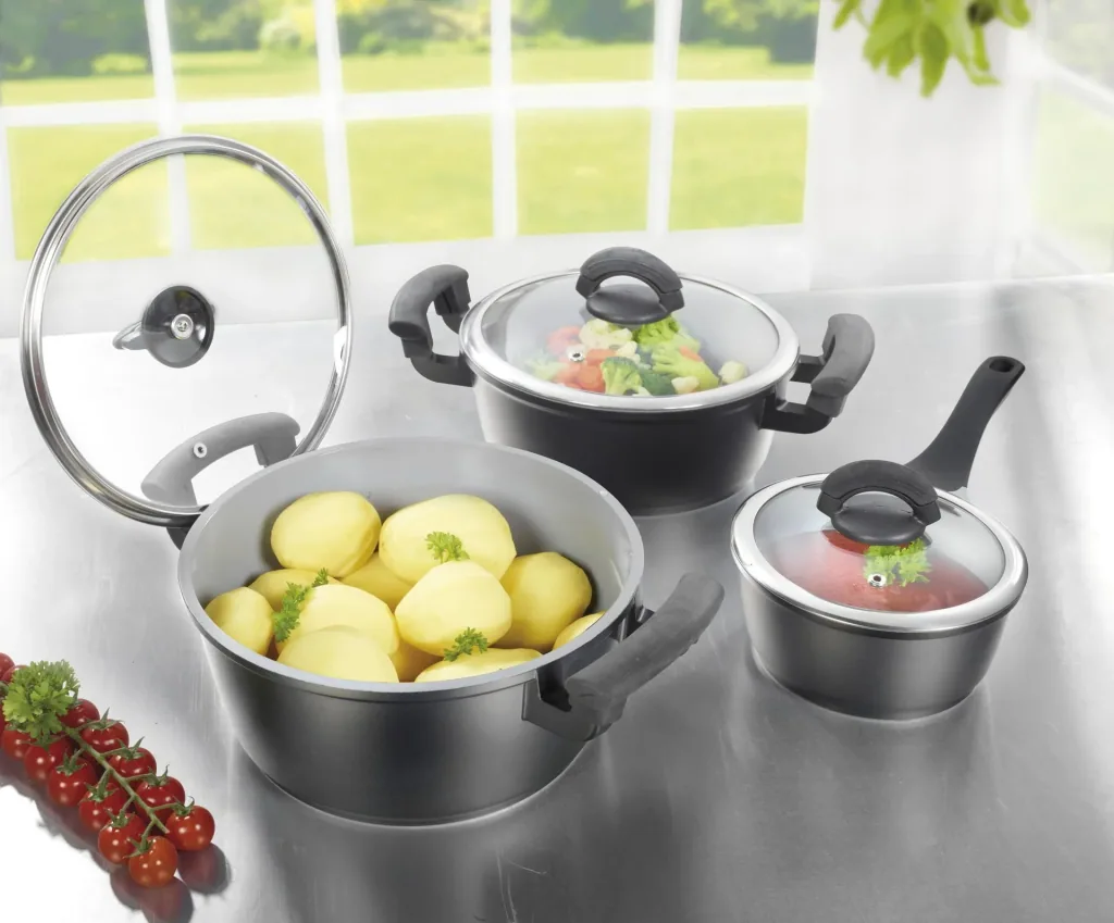 8-piece pot and pan set