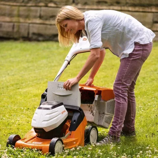Cordless lawn mower RMA 443 C