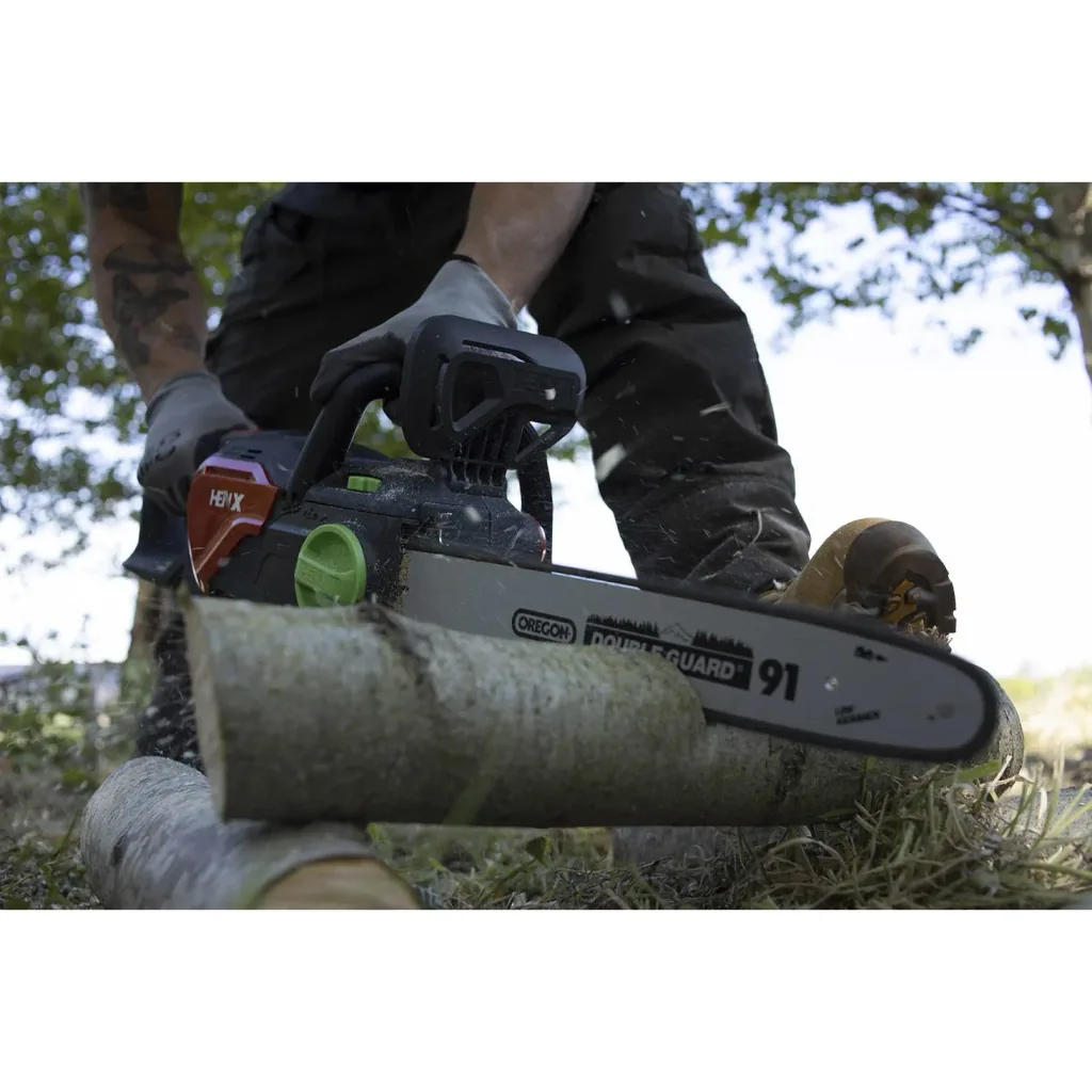 Cordless chainsaw set 40 V (5.0 Ah Li-Ion battery + standard charger)