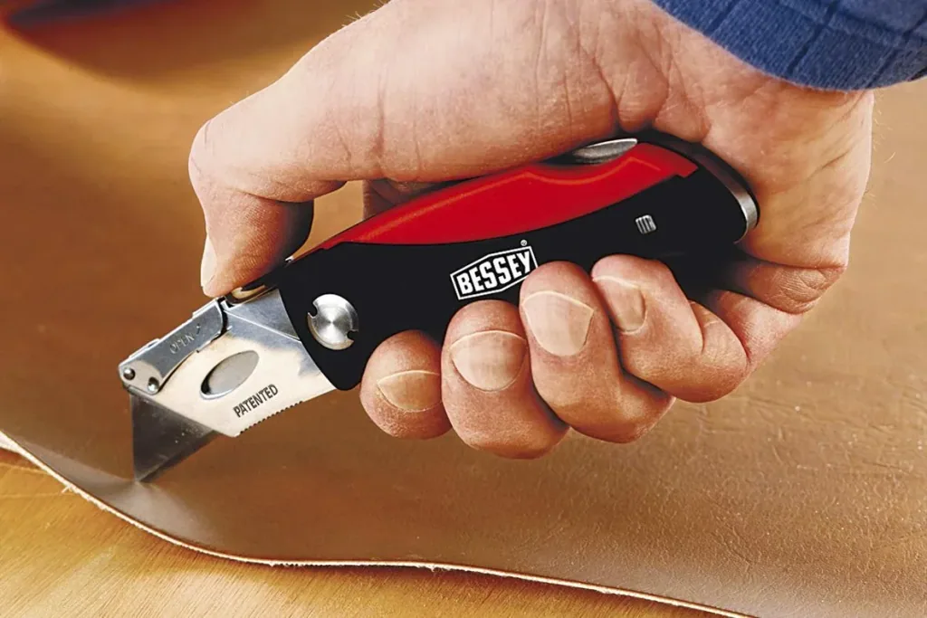 Blade folding knife with plastic handle DBKPH-EU