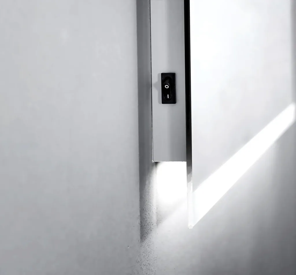 Bathroom mirror with lighting, "Loft" - 50 x 70 cm - horizontal and vertical suspension