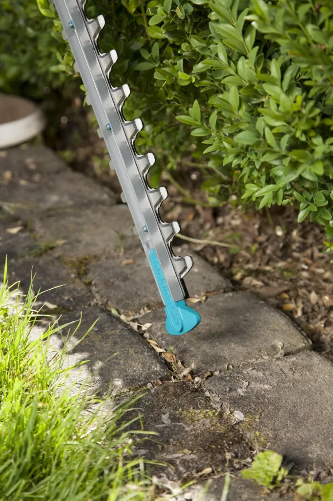 Electric hedge trimmer EasyCut 420/45