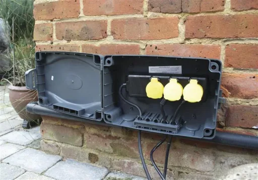 Outdoor electrical box XXL with power strip and timer