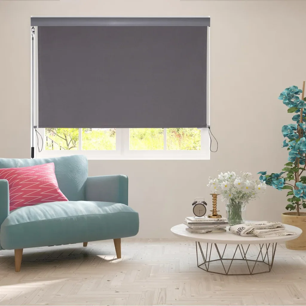 Roller blind with hand crank