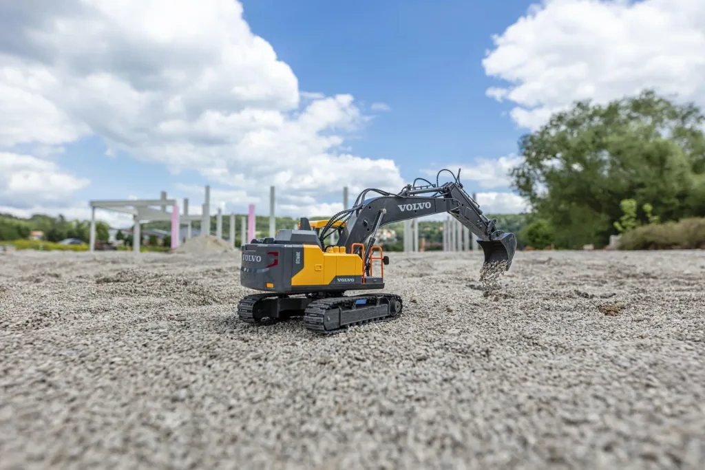Crawler excavator Volvo 2.4 G 100% RTR 1:16