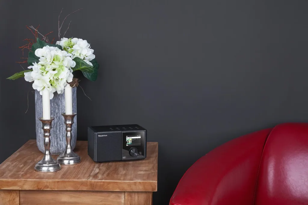 Multifunctional radio DIRA M11i+ FM, DAB+, Internet, alarm clock and USB recording, Bluetooth