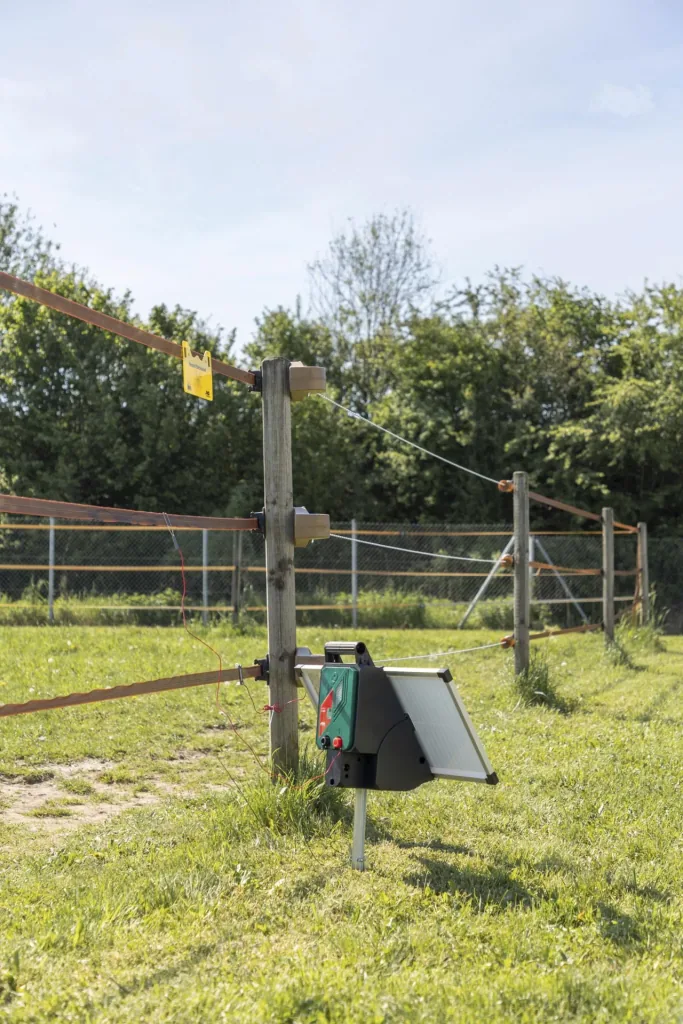 AKO SunPower S3000 electric fence energizer