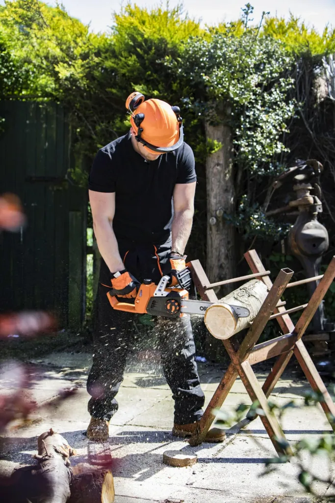 Cordless chainsaw "LS C35W" - without battery and charger