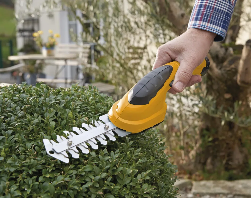 Li-Ion cordless grass and shrub shears set with garden bag, multi-sharpener and 3.6V cordless screwdriver
