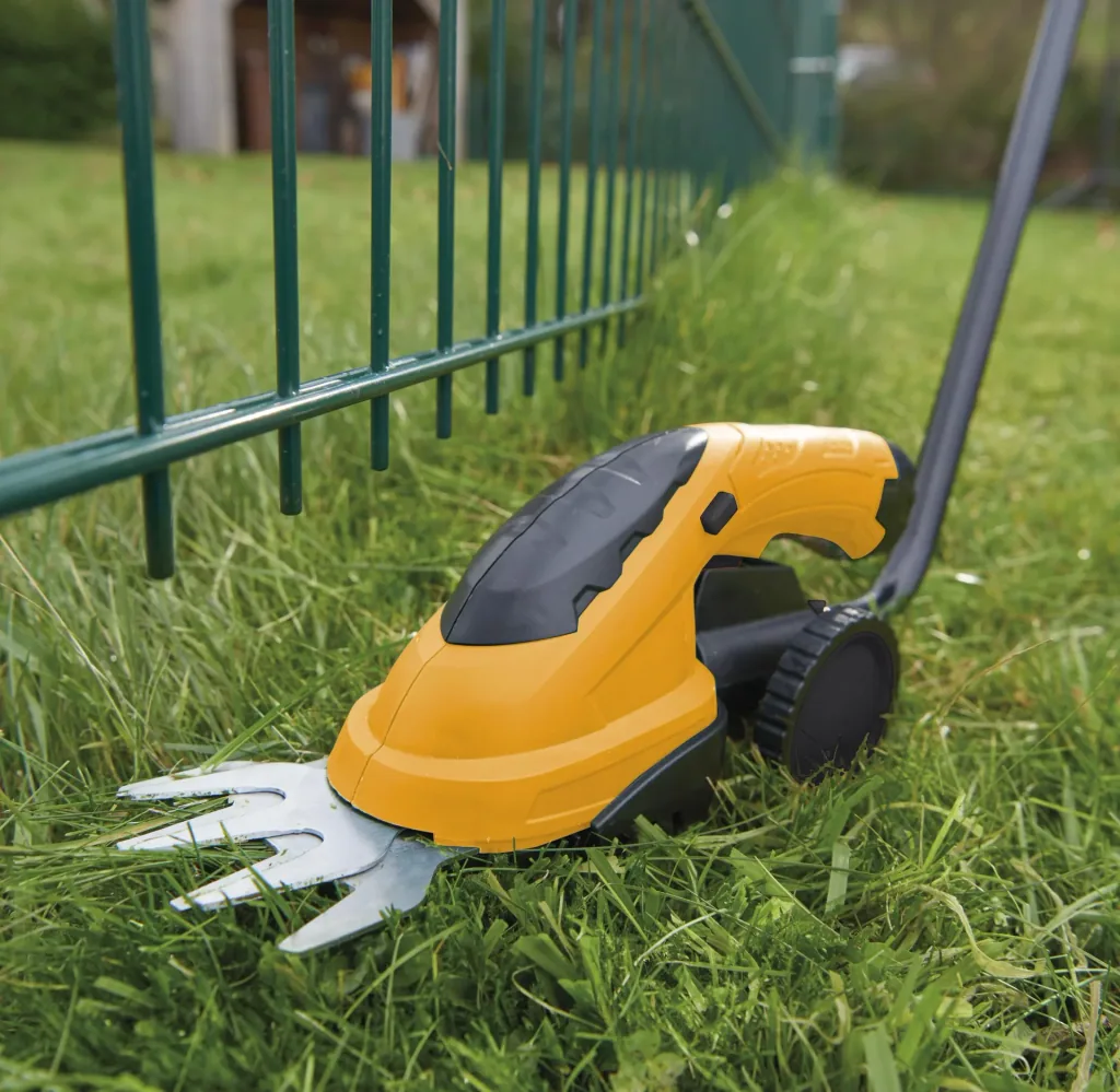 Li-Ion cordless grass and shrub shears set with garden bag, multi-sharpener and 3.6V cordless screwdriver