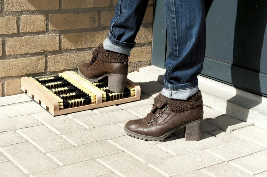 Boot and shoe cleaner