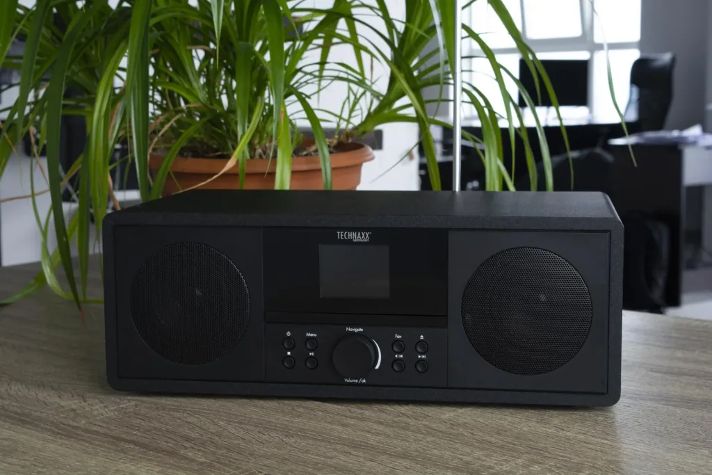 Internet radio with DAB+ FM and CD player, Bluetooth