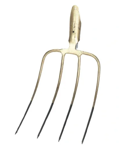 Manure fork forged from one piece with 4 tines