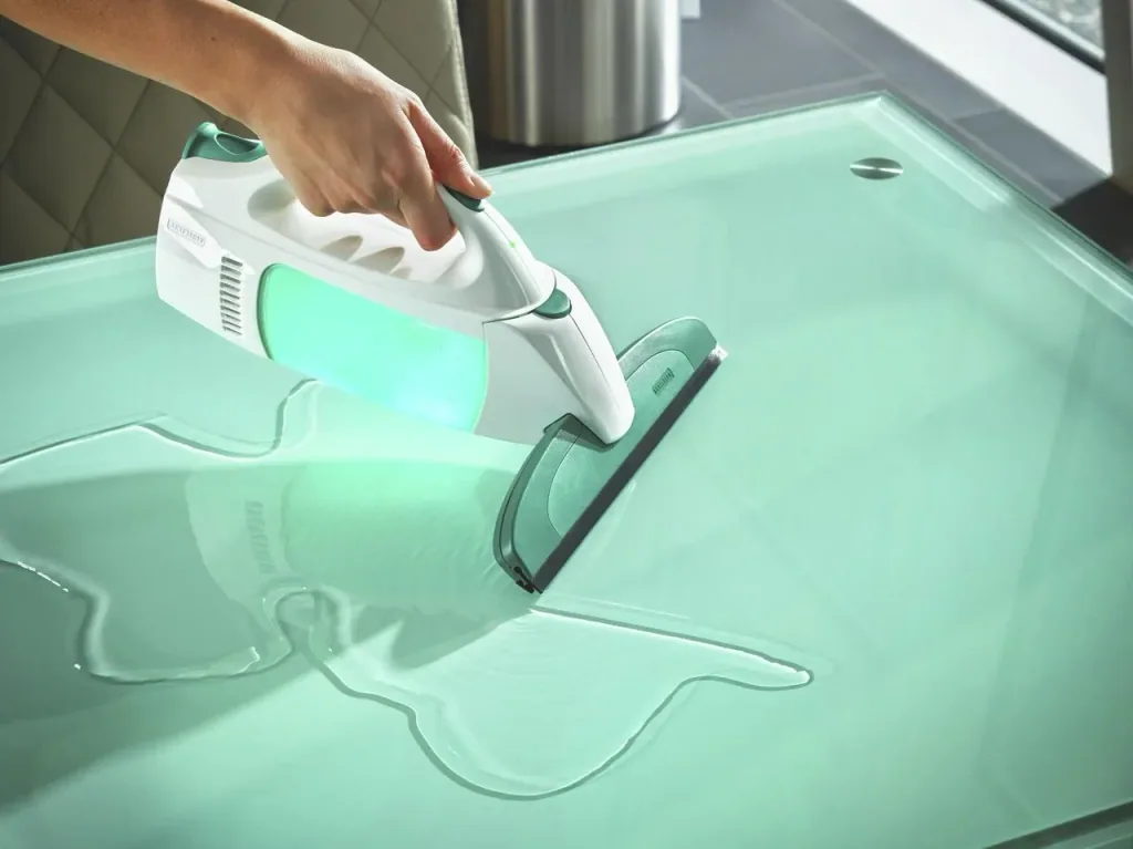 Cordless window vacuum "Dry & Clean" with spray, handle and washer + FREE window spray 500 ml