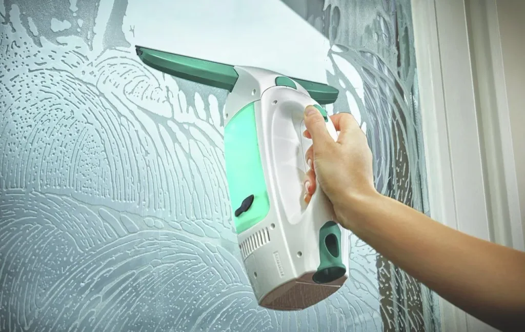 Cordless window vacuum "Dry & Clean" with spray, handle and washer + FREE window spray 500 ml