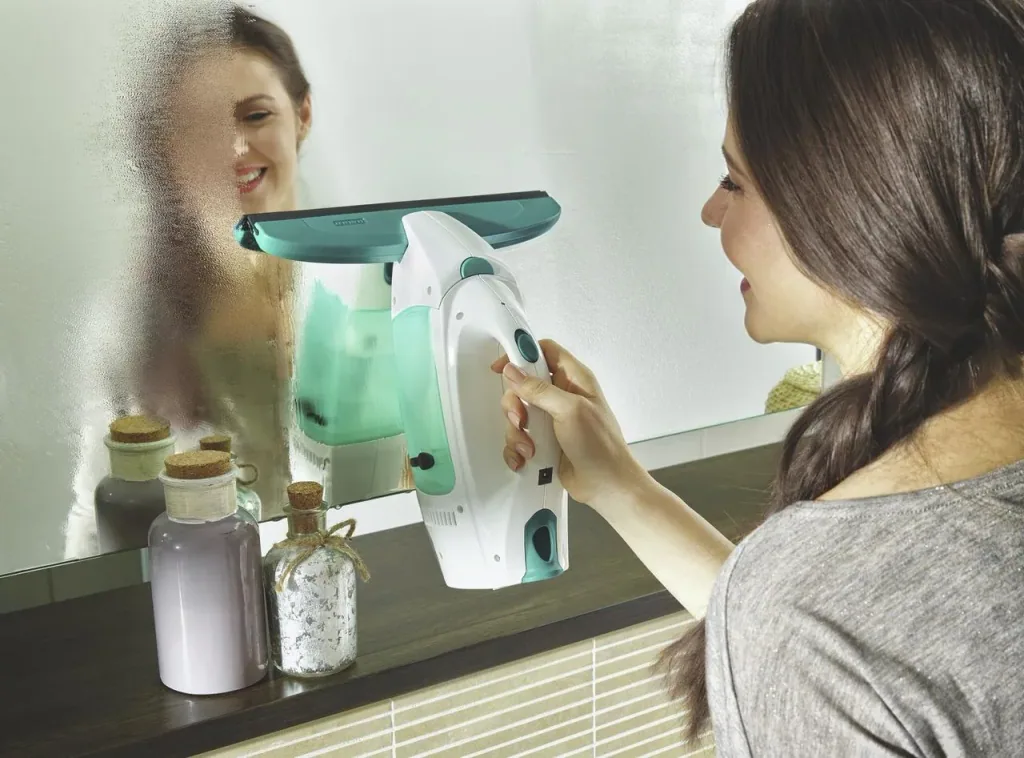 Cordless window vacuum "Dry & Clean" with spray, handle and washer + FREE window spray 500 ml