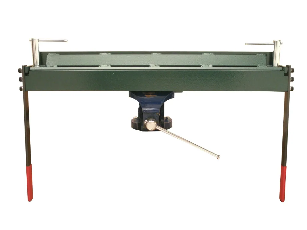 Folding machine with guillotine shears
