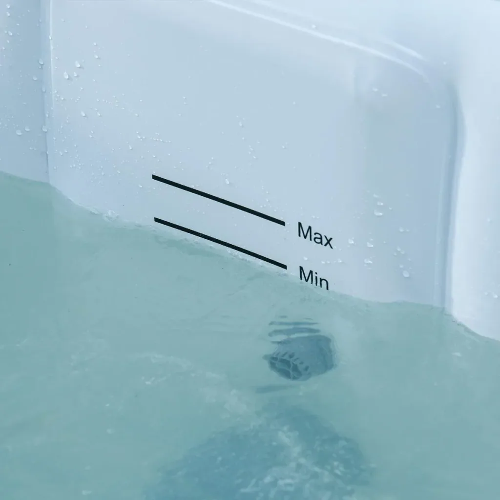 Whirlpool for 2-3 people white/blue