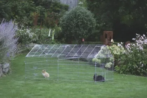 Outdoor enclosure with sun protection