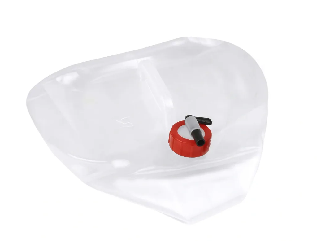 Foldable water canister
