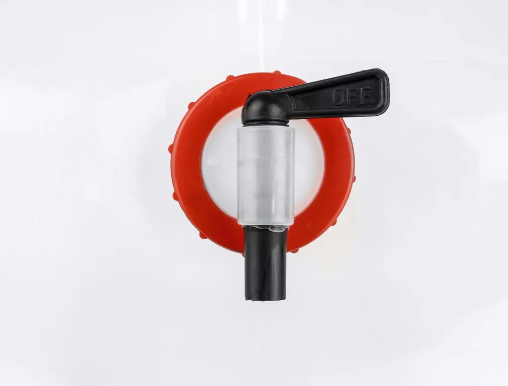 Foldable water canister