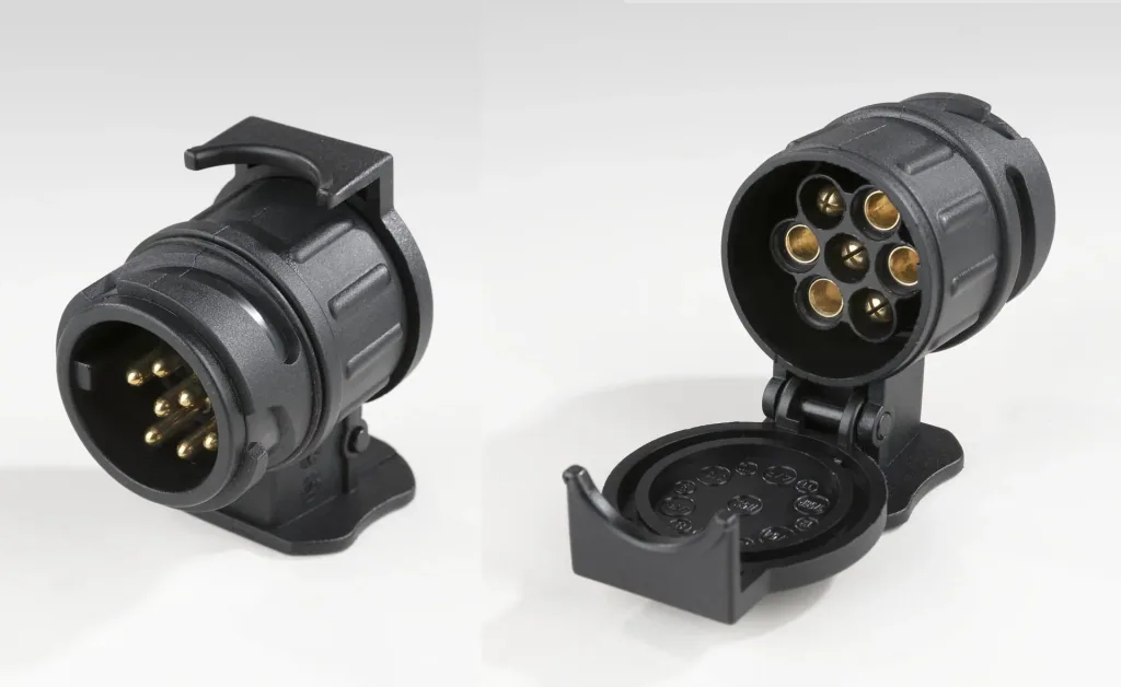 Trailer short adapter, 13 to 7 pin