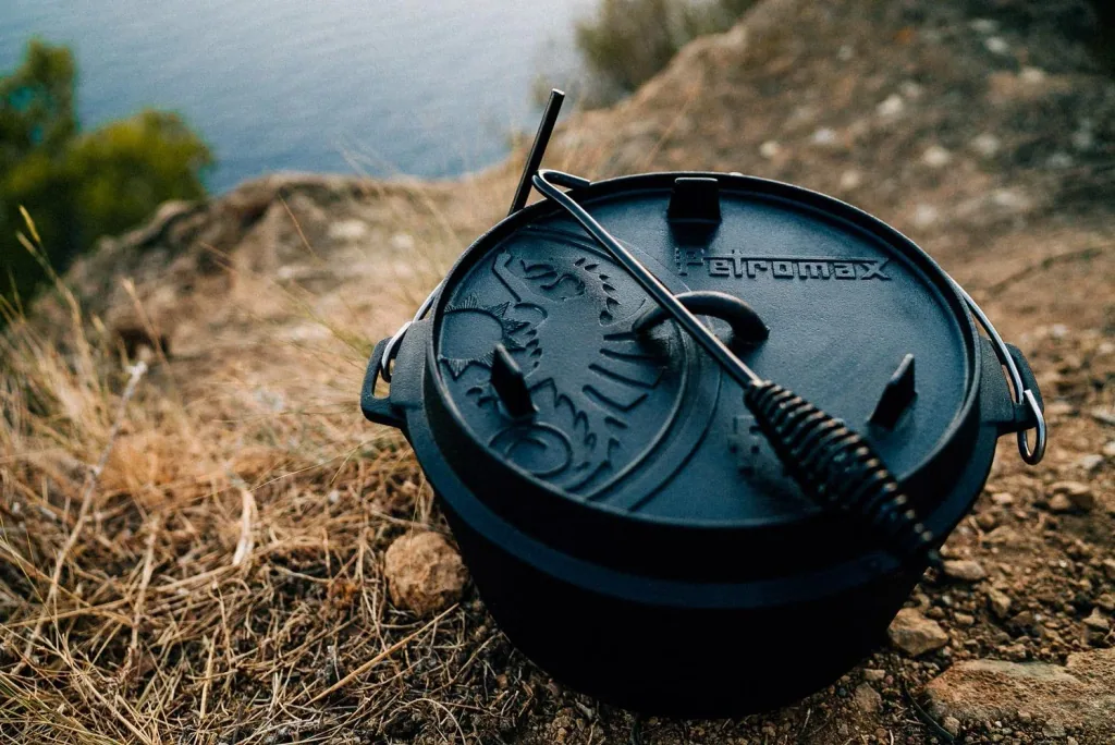 Lid lifter for Petromax Dutch oven