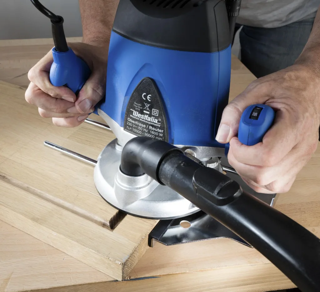Professional router 1600 W with electronic speed control
