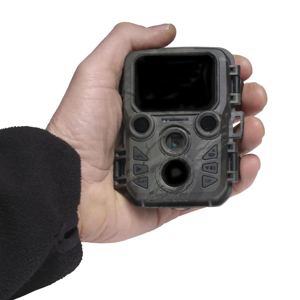 Mini wildlife camera with infrared LED for easy night vision