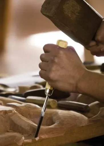 Carving set in a wooden box, 11 pieces.