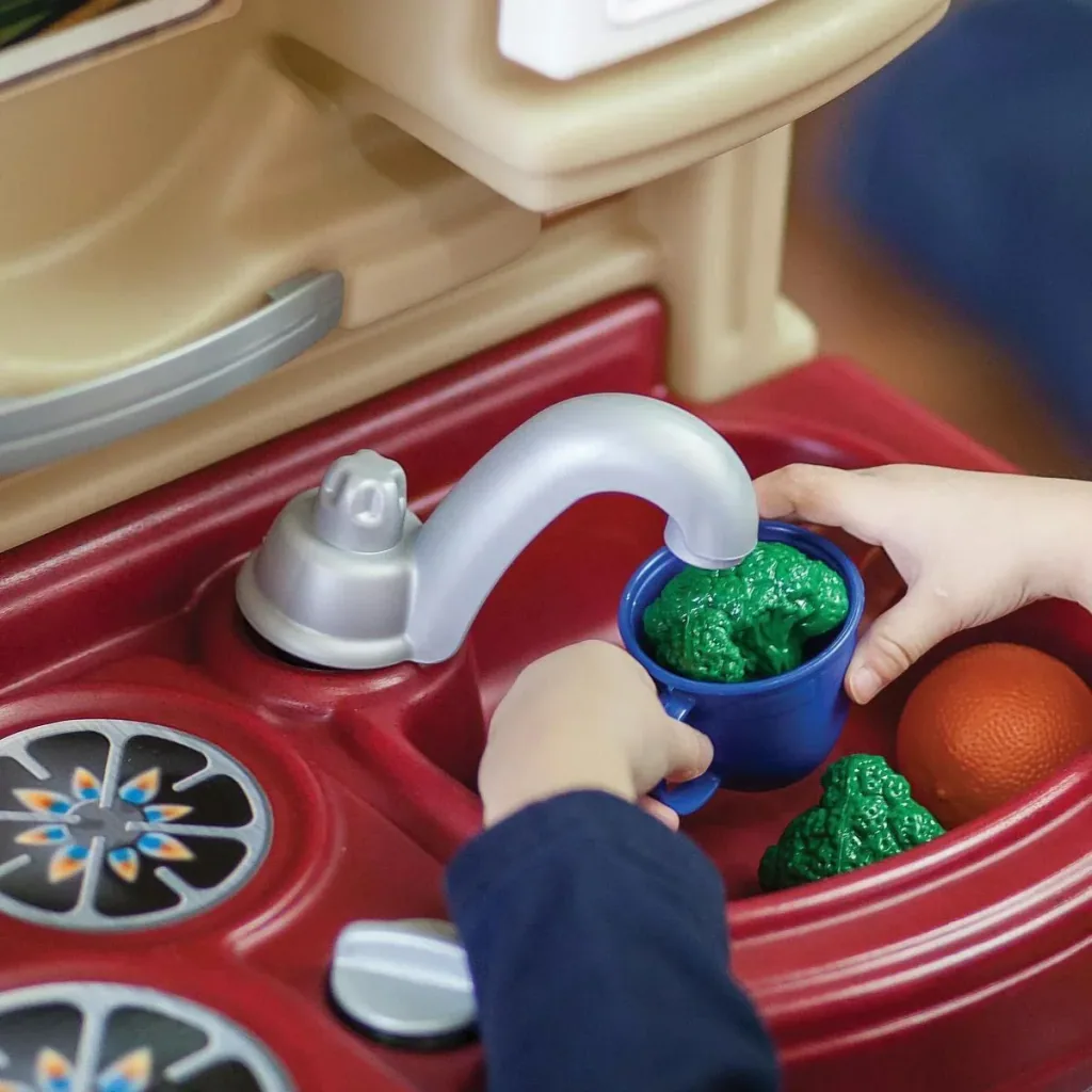Cozy Play Kitchen - stove, oven and refrigerator - including 21-piece accessory set