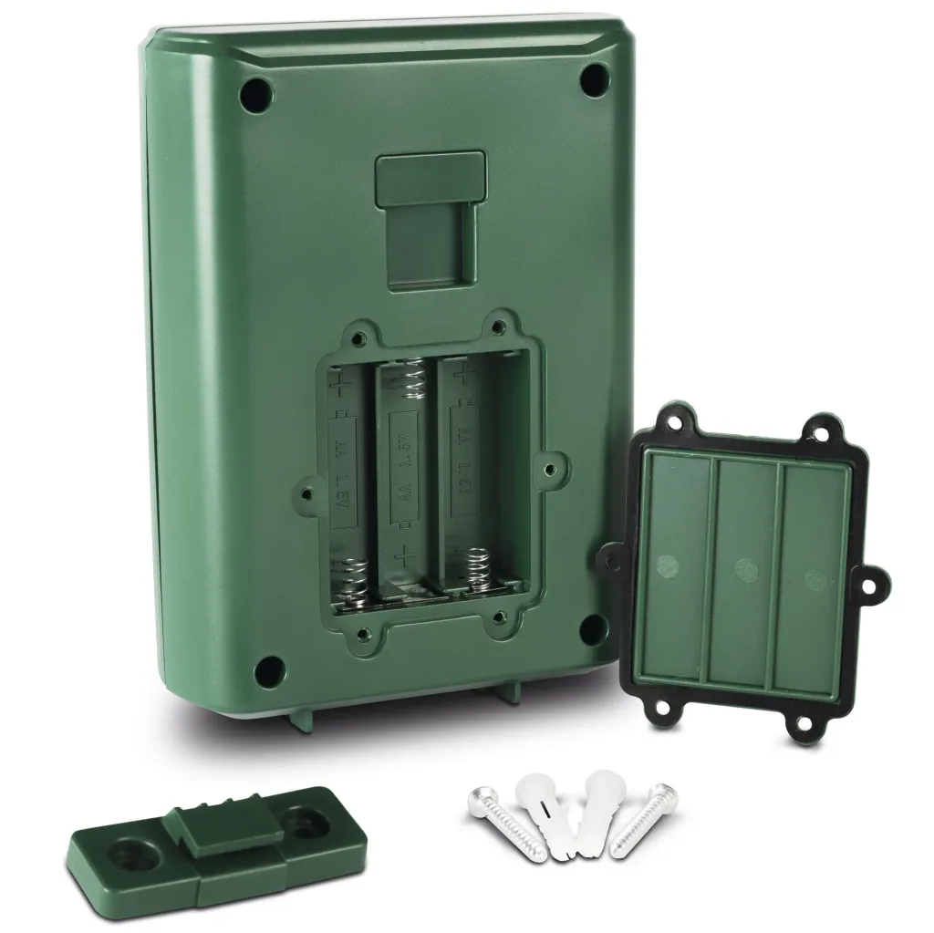 Dog and cat repellent - including batteries