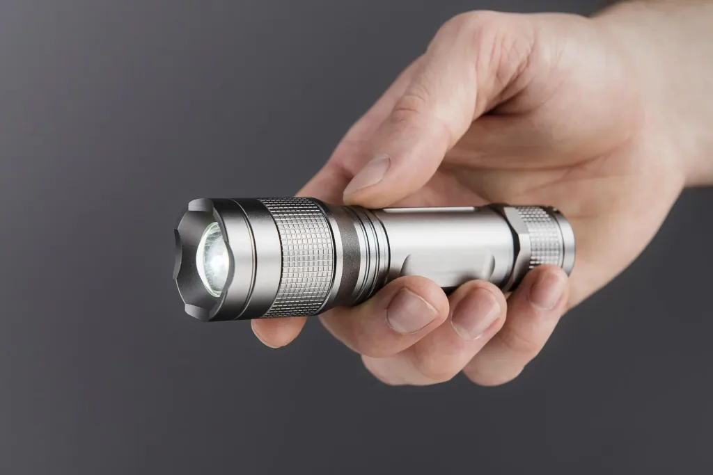 Aluminum flashlight with zoom, 5 W Cree LED, splash-proof according to IPX4