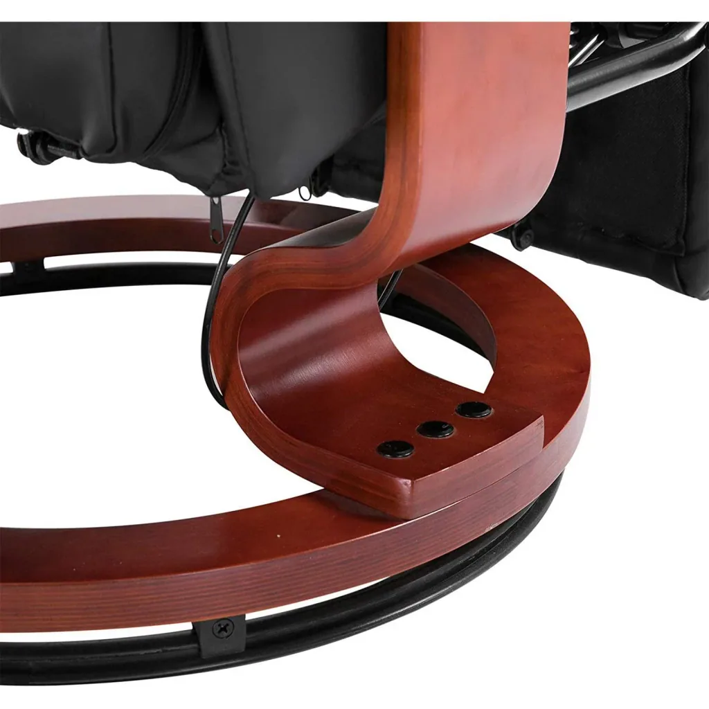 Relaxing chair with round wooden base
